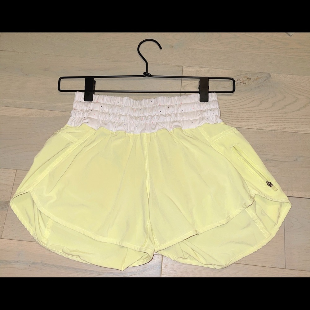 Lulu lemon Tracker Short V 4”
